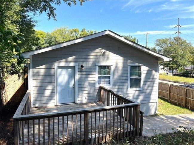 Building Photo - 566 Rockwell St SW