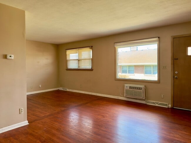 Building Photo - 1809-1809 S Alpine Rd