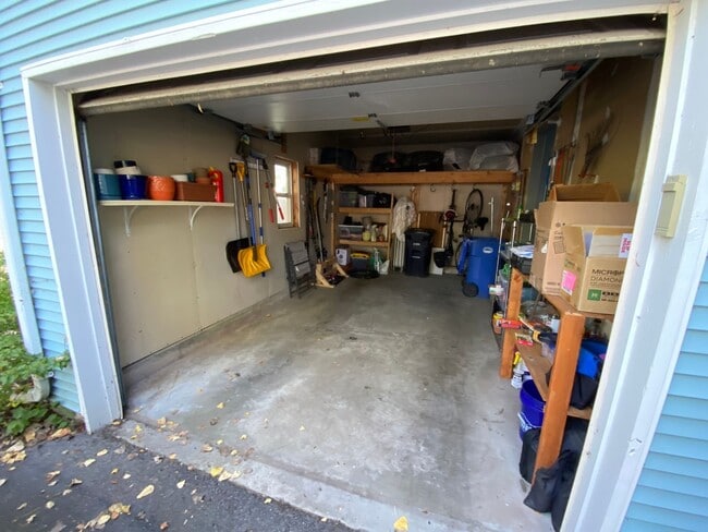 Building Photo - 3 Bedroom Condo in South Burlington VT Available 12/6!