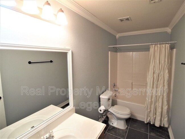 Building Photo - 3814 Juniper Hills Dr
