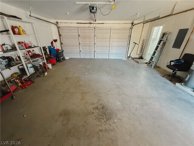 Building Photo - 2580 E Hacienda Ave