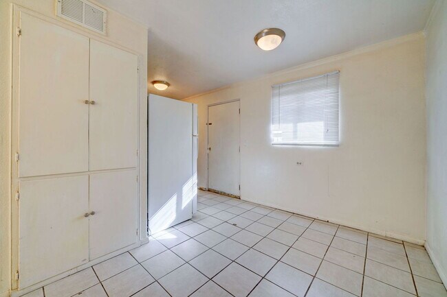 Building Photo - 251 W Northern Ave