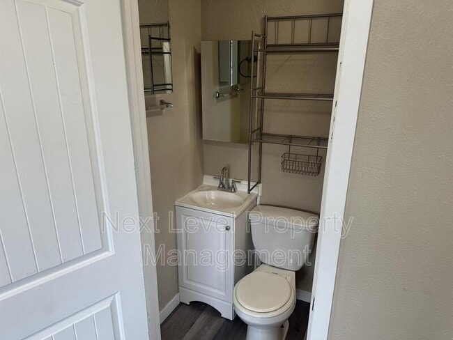 Building Photo - 1263 US-2