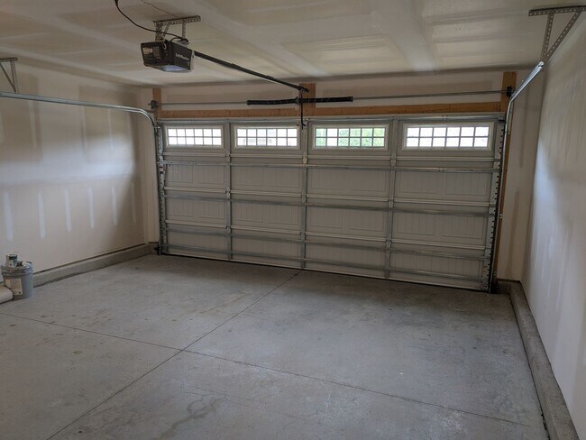 Building Photo - 2040 Perrin Ct