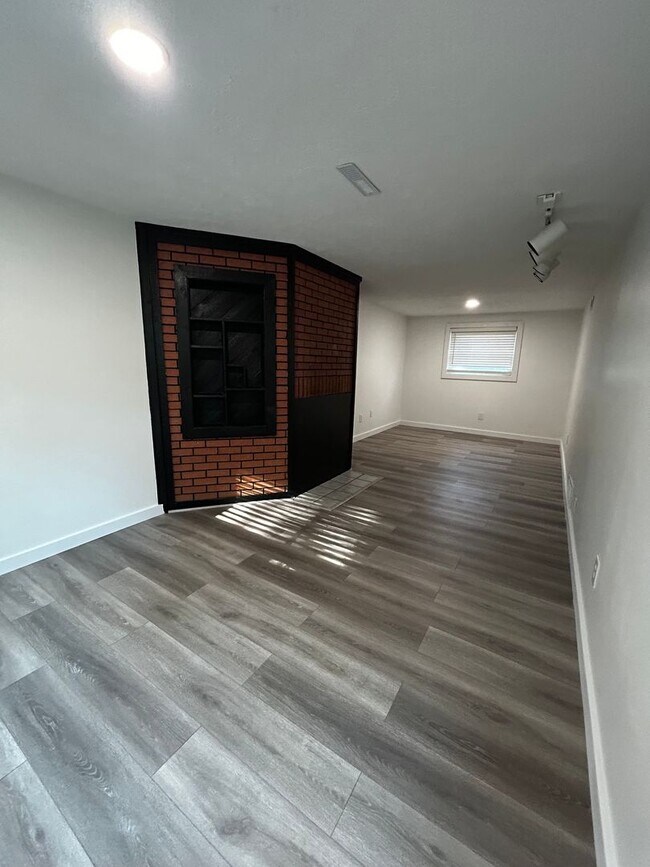Building Photo - Beautiful 3-Bedroom Split-level Home in Gahanna