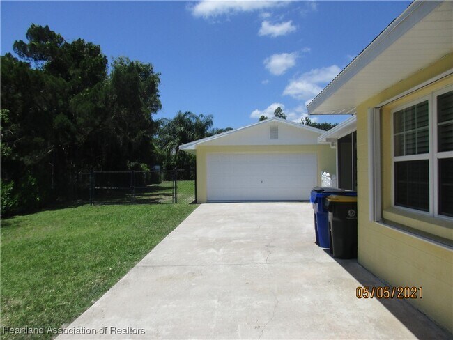 Building Photo - 3030 Placid View Dr