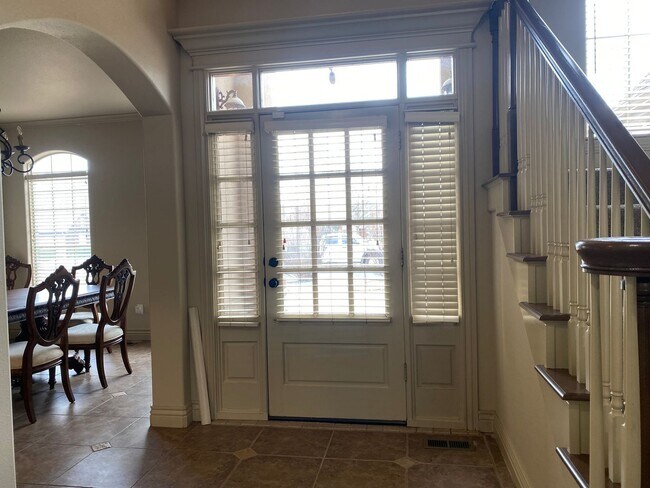 Building Photo - Broken Arrow Schools-Gated Community!