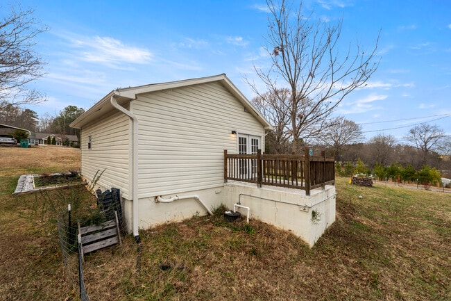 Building Photo - 6500 Nathan Ave