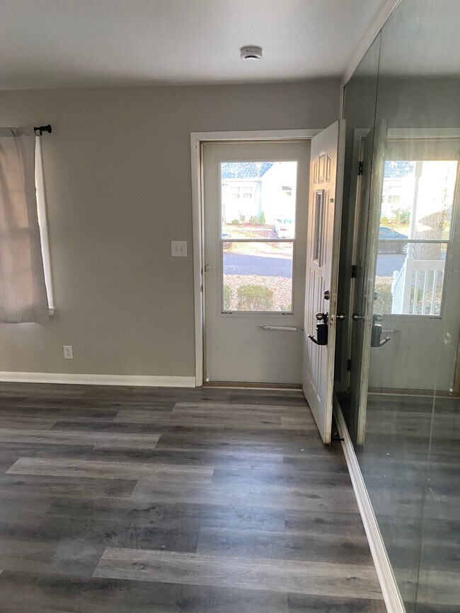 Building Photo - 3807 N Faber Ave