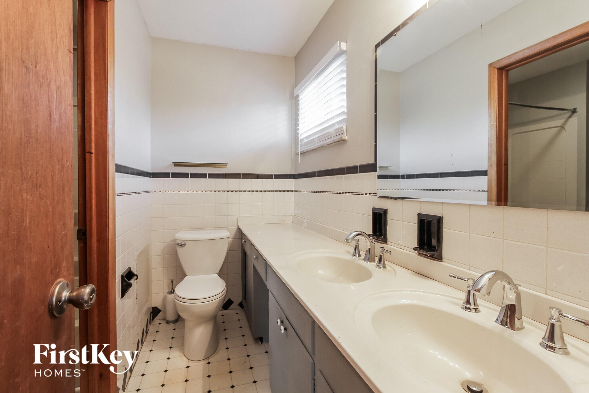 Building Photo - 8141 S East St