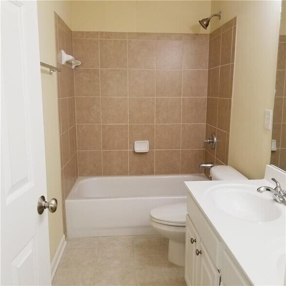 Building Photo - 3363 Stoneham Dr NW