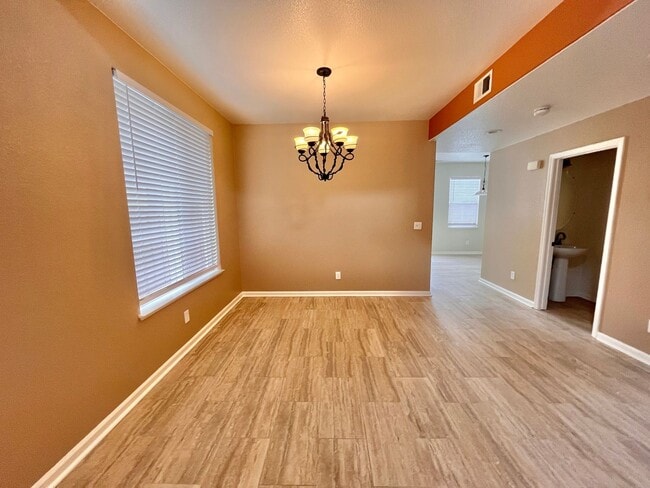Building Photo - Beautifully Remodeled 4-Bedroom, 2.5 Bath ...