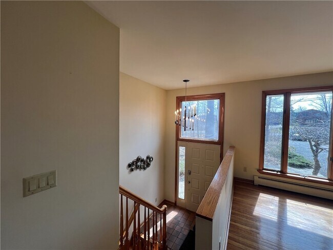 Building Photo - 340 Campbell Rd