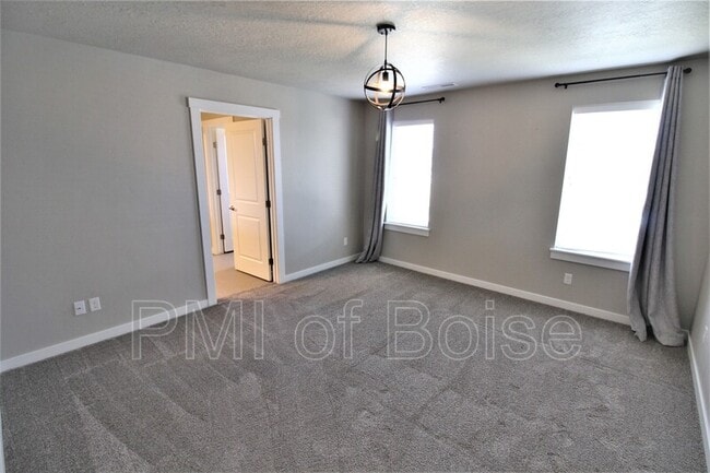 Building Photo - 2080 S Hills Ave.