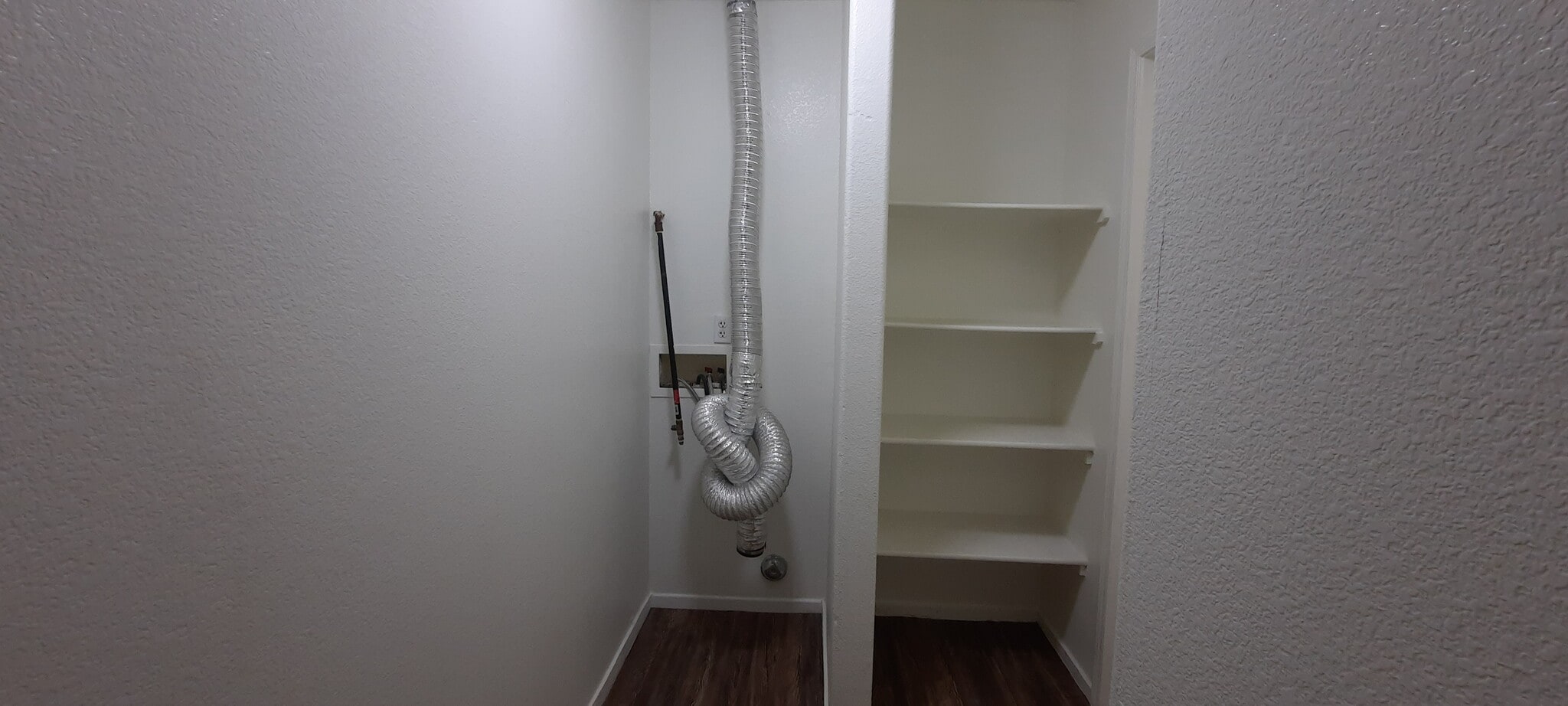 Building Photo - 4430 E Van Buren Ave