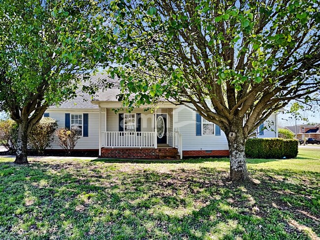 Primary Photo - 115 Crenshaw Dr