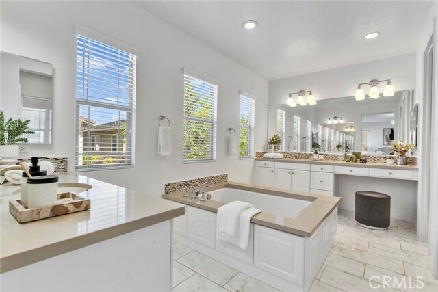 Building Photo - 135 Willowbend