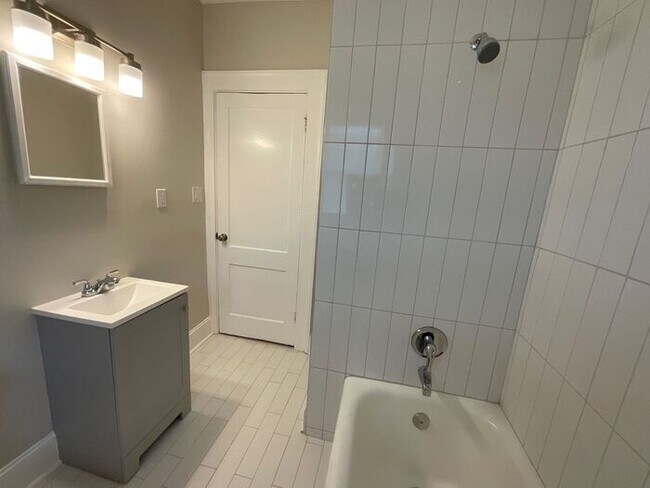 Building Photo - **Bright & Stylish 2 Bedroom Atlanta Home ...