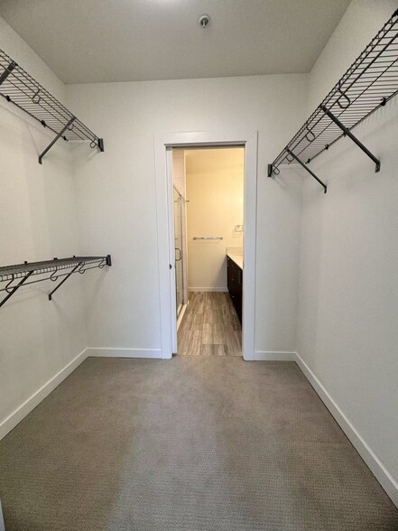 Building Photo - 11208 Pinehurst Way NE