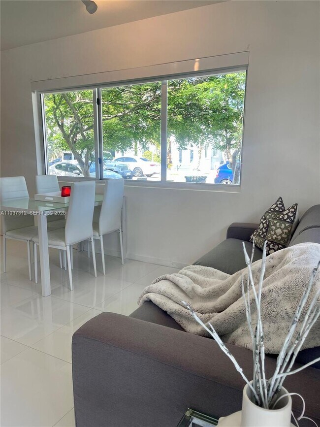 Building Photo - 801 15th St