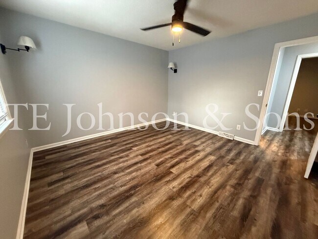 Building Photo - 317 Vineyard Park Ct