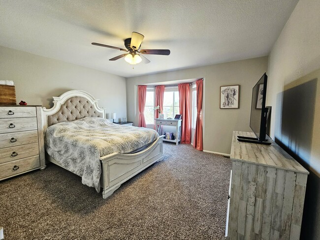 Building Photo - 6810 Shore View