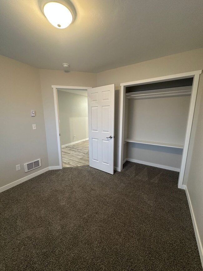 Building Photo - NEW LOWER PRICE~~Brand New & Charming 2 Bedroom, 2 Bathroom Unit in St. Anthony!