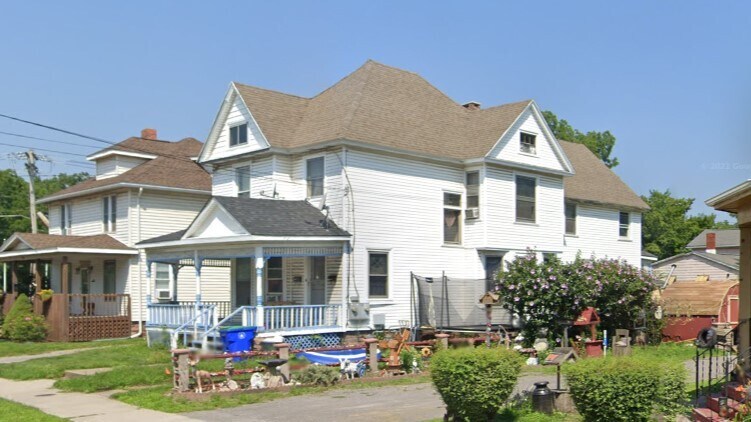Primary Photo - 407 E Center St