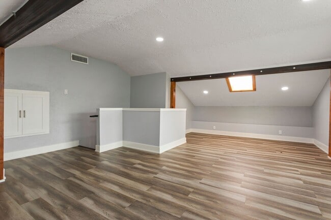 Building Photo - 2005 Portsmouth St