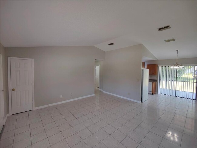 Building Photo - 759 Maderia Ct