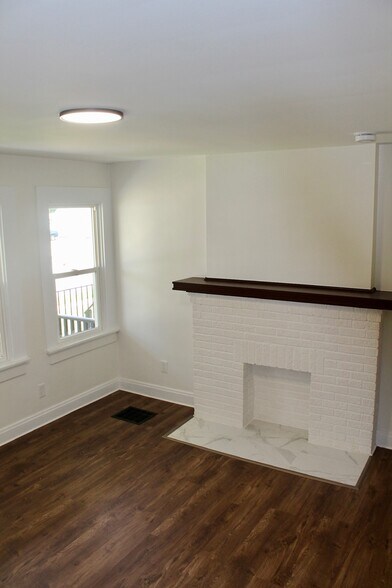 Building Photo - 1831 S Champion Ave