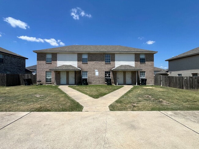 Primary Photo - RENT SPECIAL - AVAILABLE NOW!