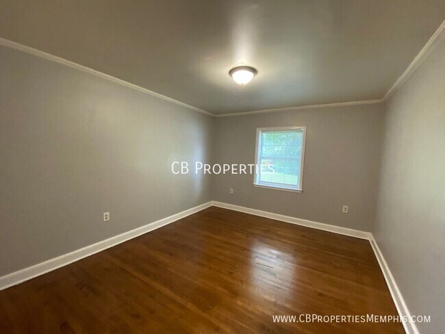 Building Photo - 4320 Bishop Hills Dr