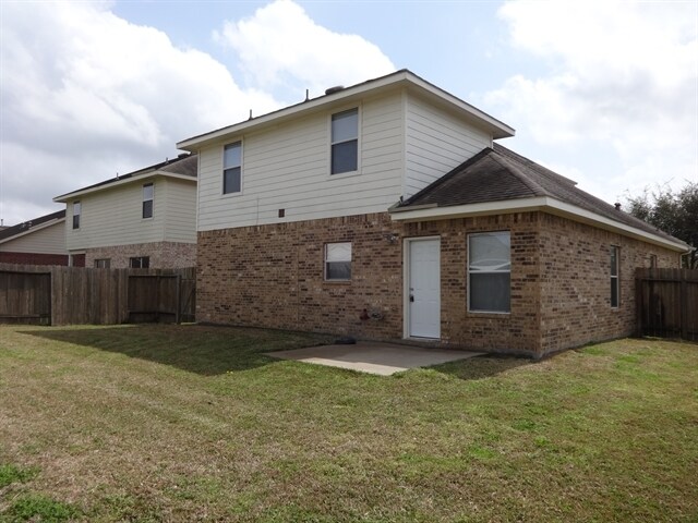 Building Photo - 2026 Acorn Glen Trl