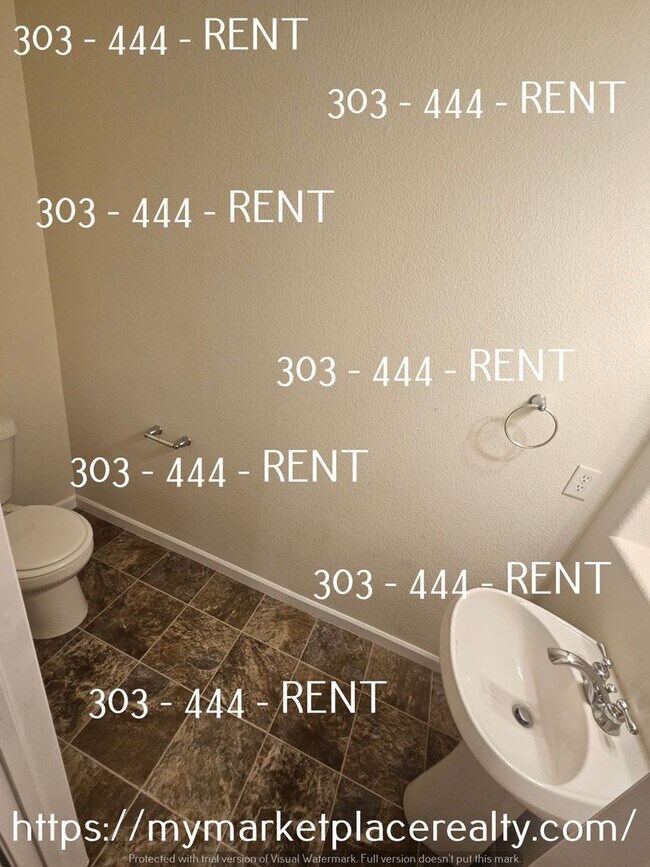 Building Photo - Cozy Townhome in Sage Creek! Make this you...