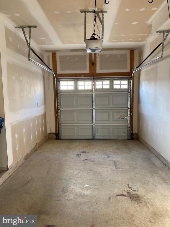 Building Photo - 43075 Thoroughfare Gap Terrace