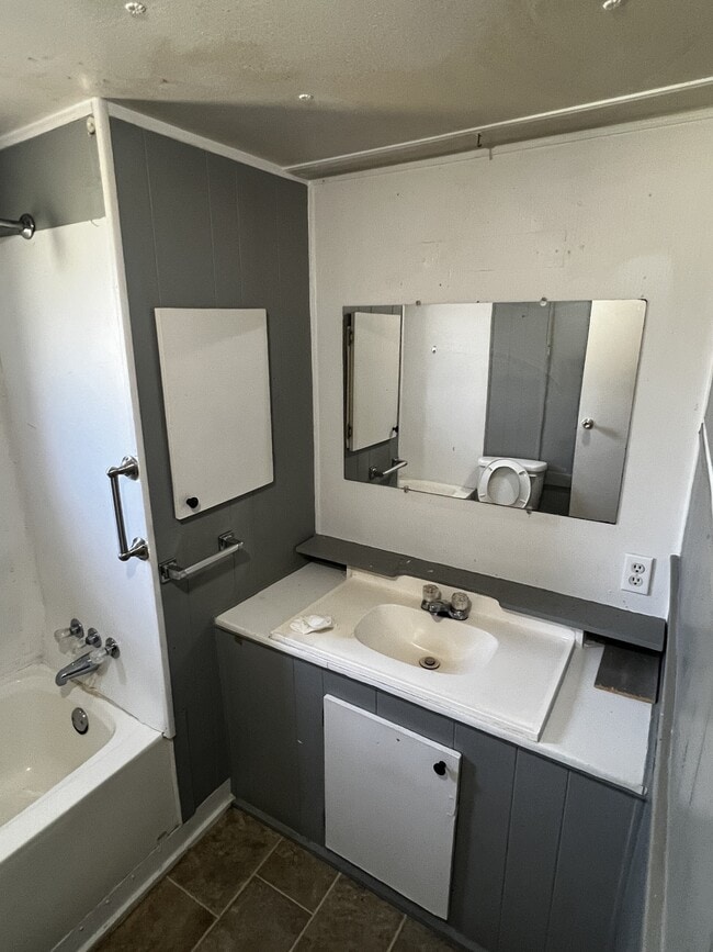 Primary Photo - 741 Three Bridges Estates Cir