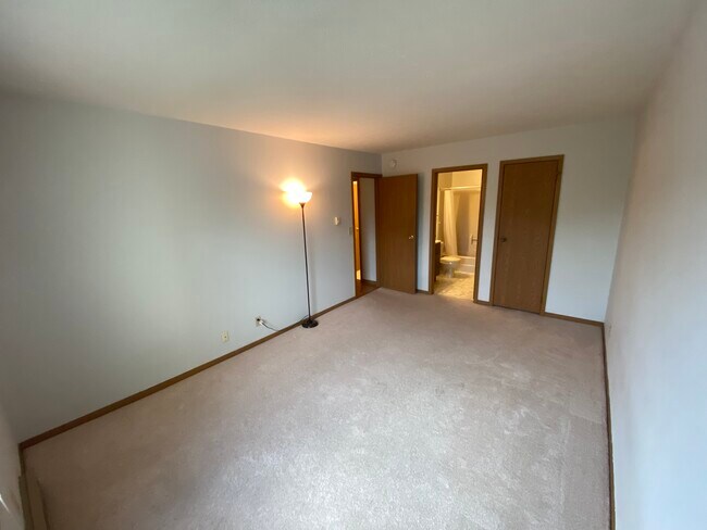 Master Bedroom (11' x 15') - 2543 Neil Armstrong Dr