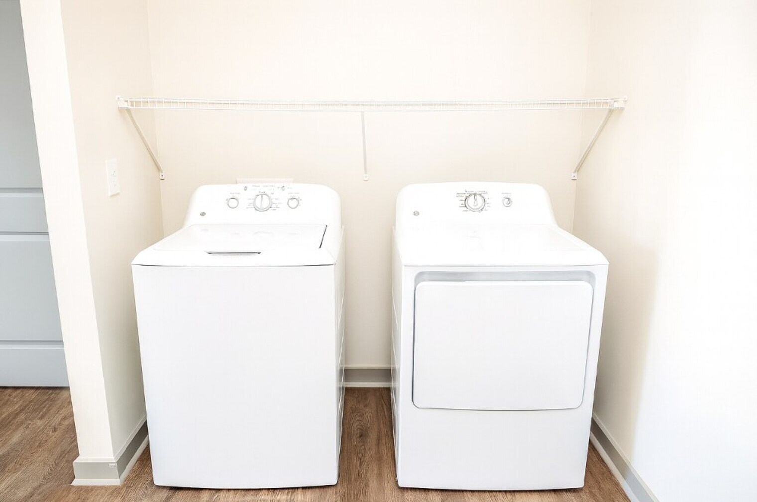 Building Photo - 111 E 4th St