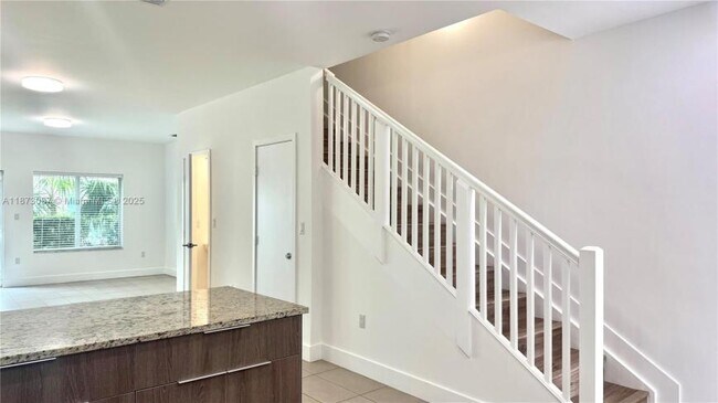 Building Photo - 2 bedroom in North Miami FL 33161