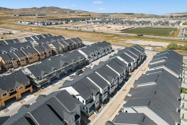 Building Photo - 2018 N 3900 W