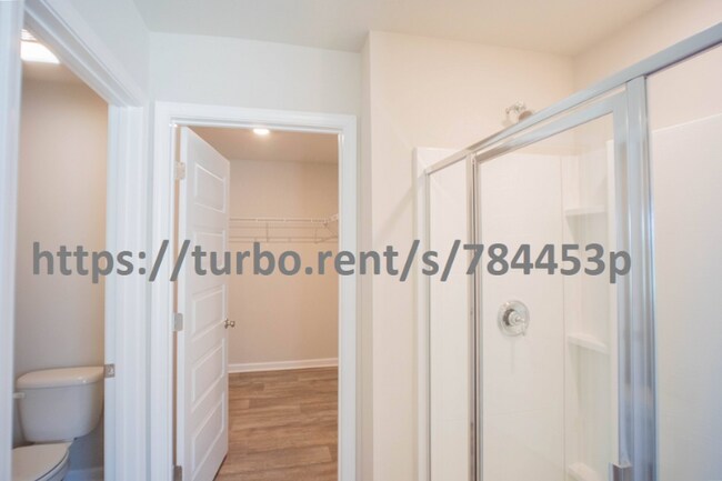 Building Photo - 23432 Shadowridge Dr