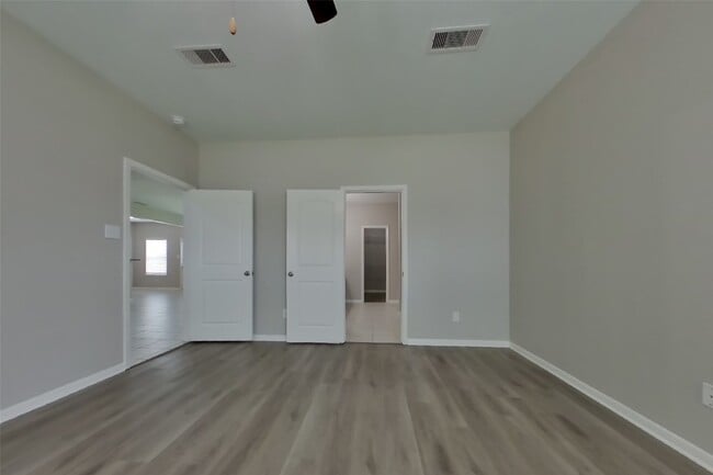 Building Photo - 916 American Monarch Dr