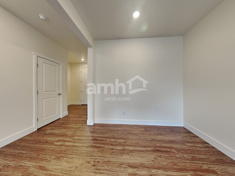 Building Photo - 19216 16th Ave Ct E