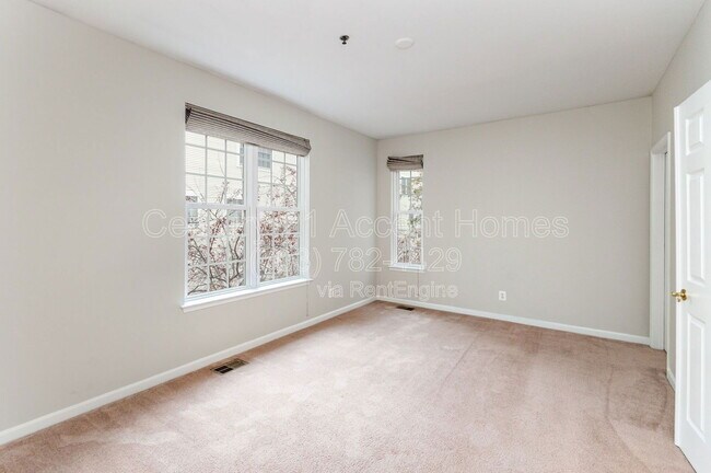 Building Photo - 8932 Milford Haven Ct