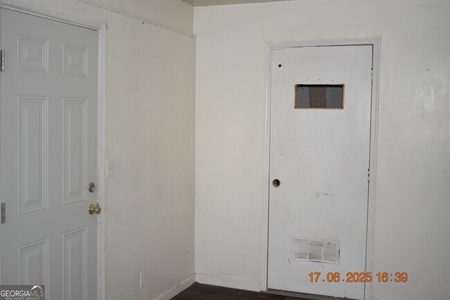 Building Photo - 4403 Azalea Dr