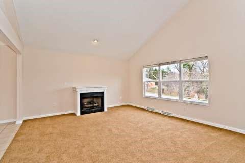 Building Photo - 221 Cottonwood Ln