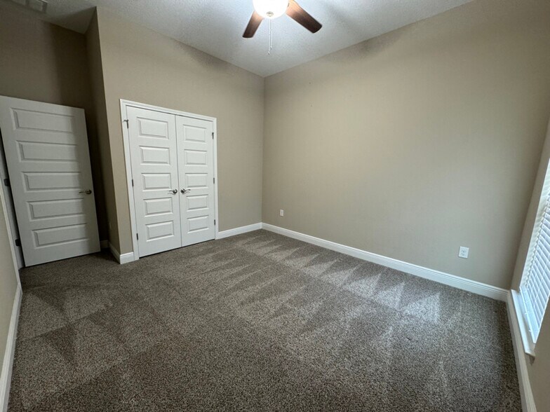 Building Photo - 2103 Frontera St