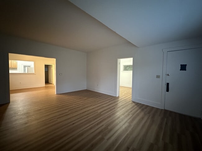 Building Photo - 7951 Maple Ave SE