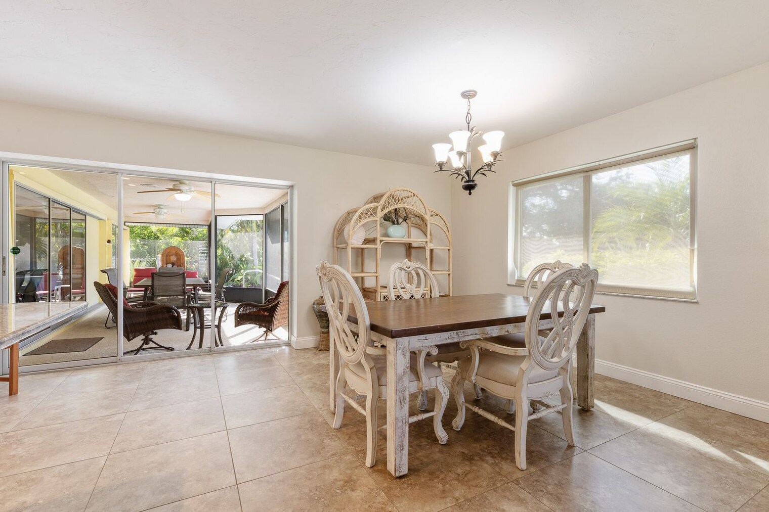 Building Photo - 427 Bellini Cir